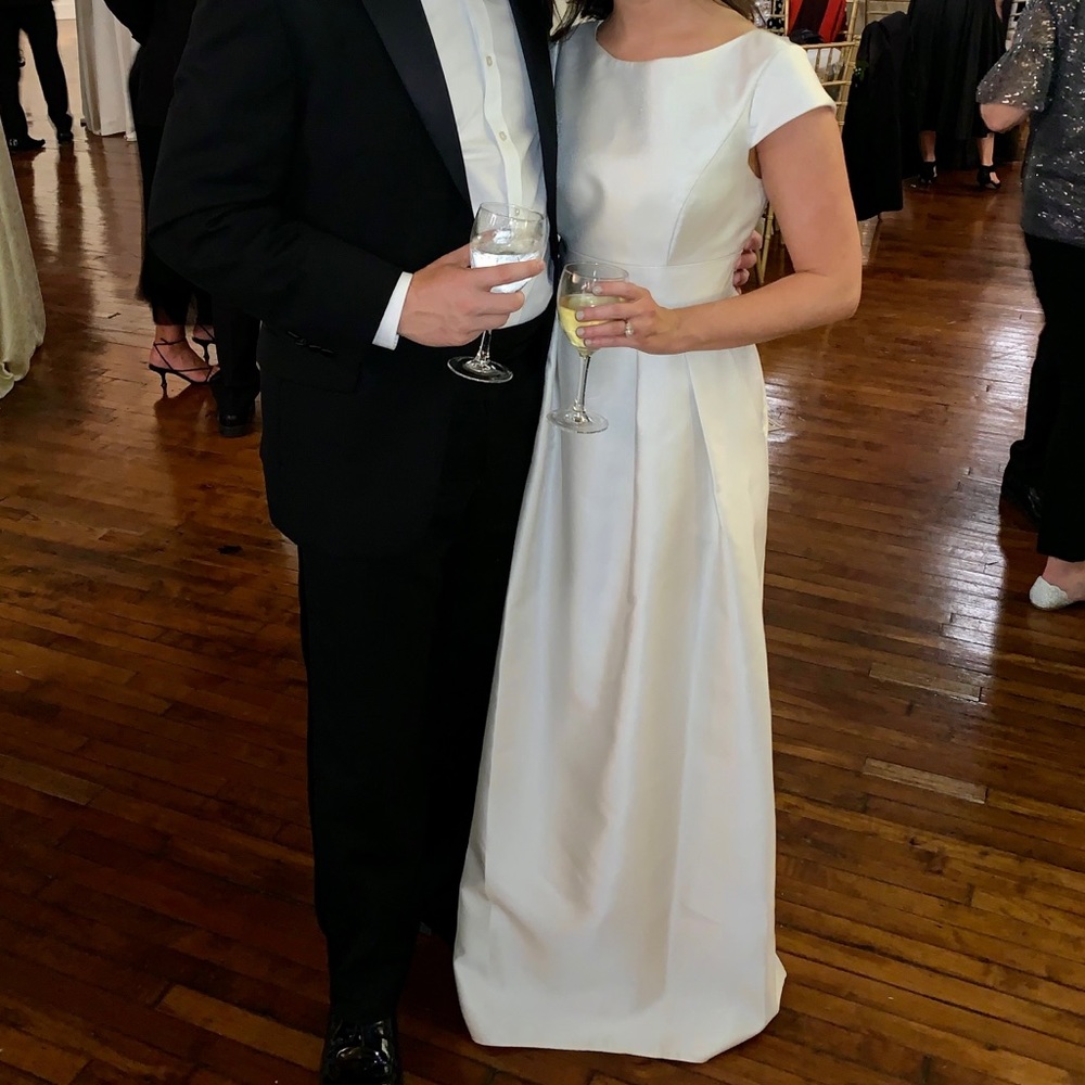 Alfred Sung Ivory D767 altered to fit like a 4!